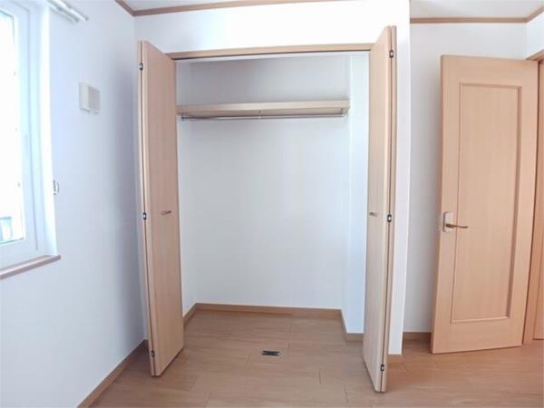 ブルーメ野里A 収納