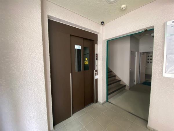 栄町ダイヤハイツ 玄関
