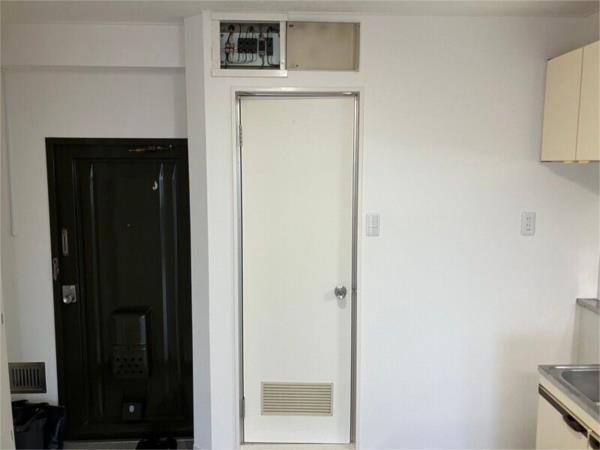 ドミトリー石屋川 玄関