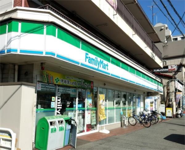 ファミリーマート 神戸深江店：304m