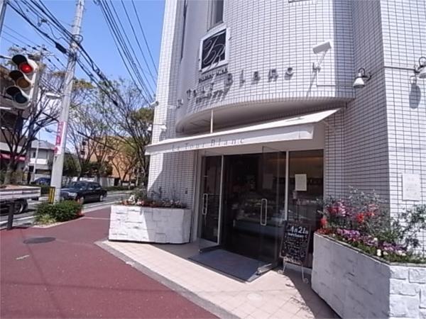 トゥールブラン：272m
