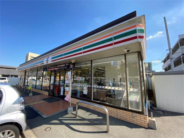 セブンイレブン 姫路佃町店：423m