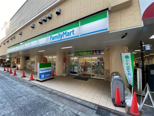 ファミリーマート 山陽姫路駅前店：455m