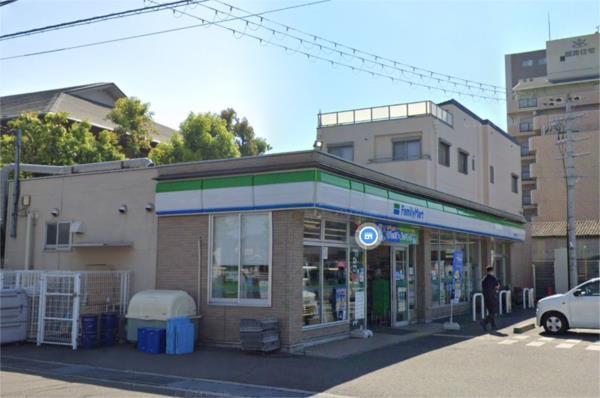 ファミリーマート 姫路玉地店：402m