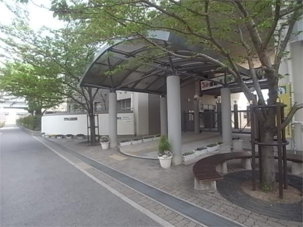 神戸市立魚崎中学校：386m