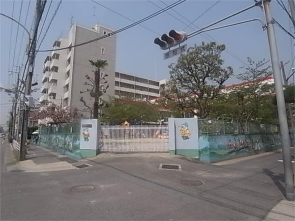 青い鳥学園第二幼稚園：263m