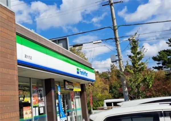 ファミリーマート 灘大内店：115m