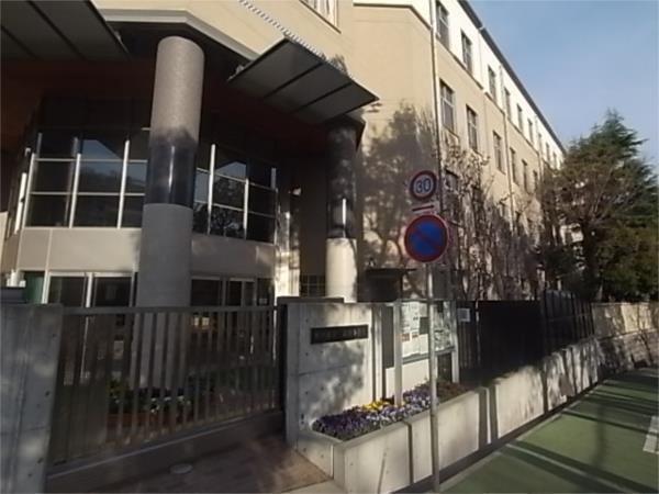 高羽小学校：252m