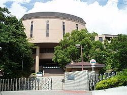 親和女子高校：668m