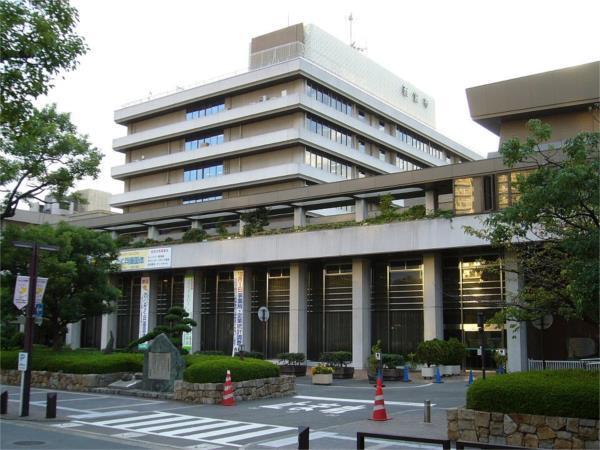 西宮市役所：1065m
