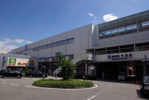 阪神今津駅：989m