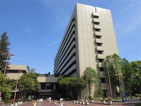 姫路市役所：773m