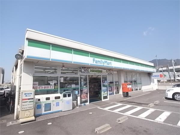 ファミリーマート摩耶海岸通：997m