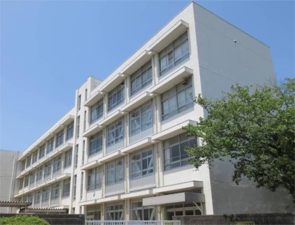 姫路市立高岡小学校：691m