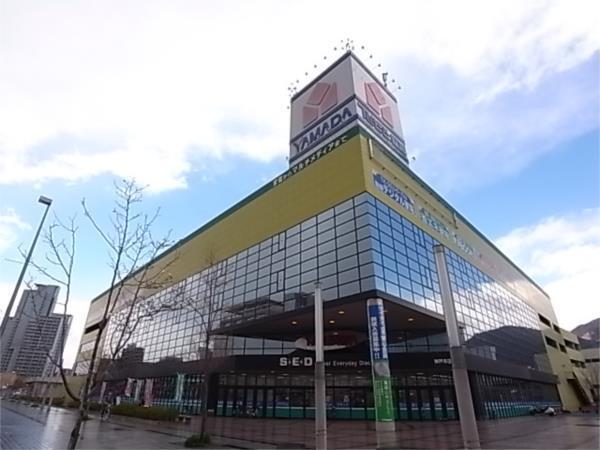 ヤマダ電機：893m