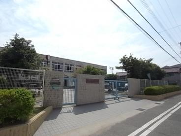 神戸市立須佐野中学校：731m