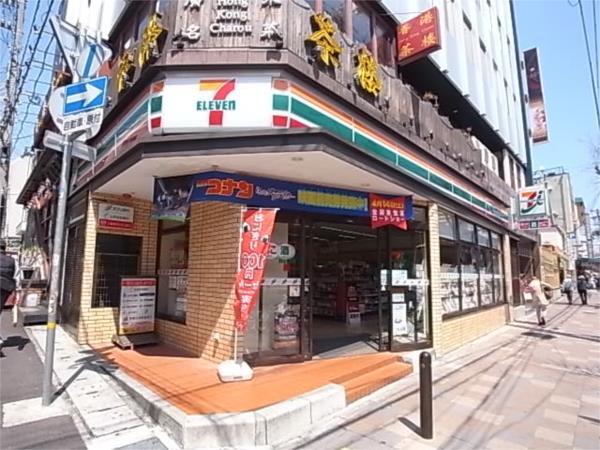 セブンイレブン：221m