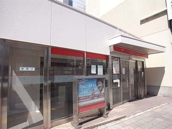 三菱UFJ銀行：527m