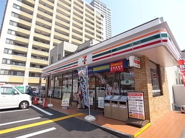 三井住友銀行：203m