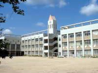 神戸市立長田南小学校：417m