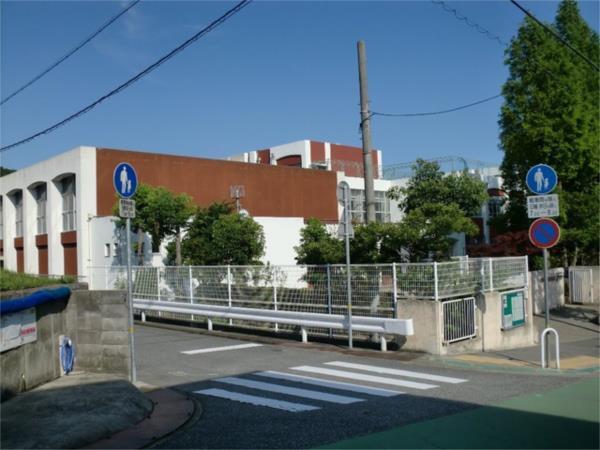 若草小学校：3172m