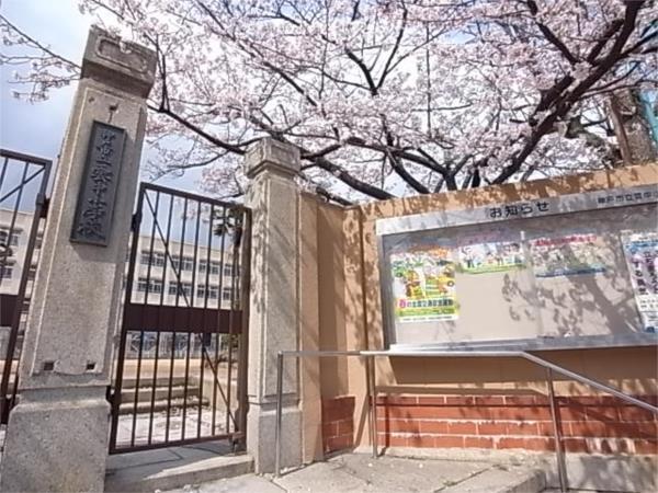 雲中小学校：276m