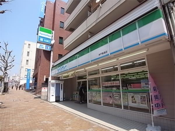 ファミリーマート：663m