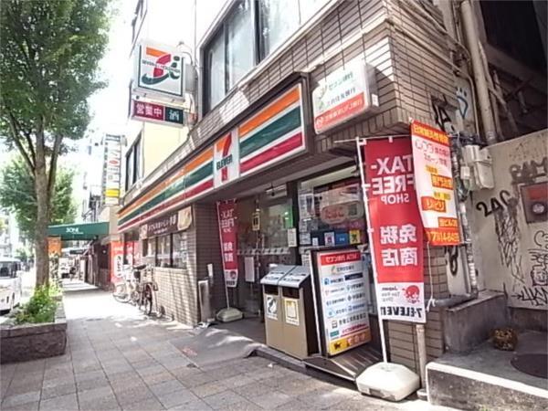 セブンイレブン：271m