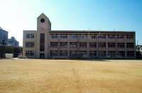 神戸市立蓮池小学校：492m