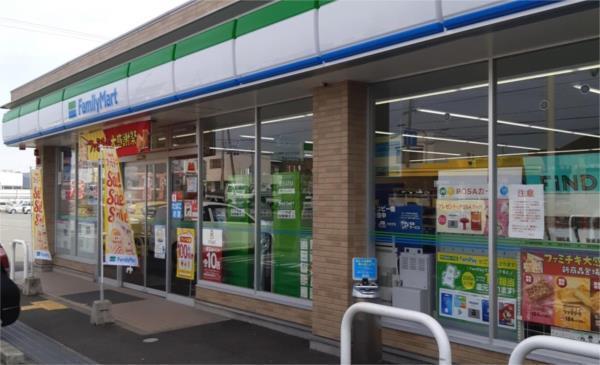 ファミリーマート 姫路東郷町店：695m