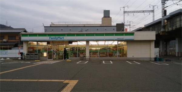 ファミリーマート 西夢前台五丁目店：2684m