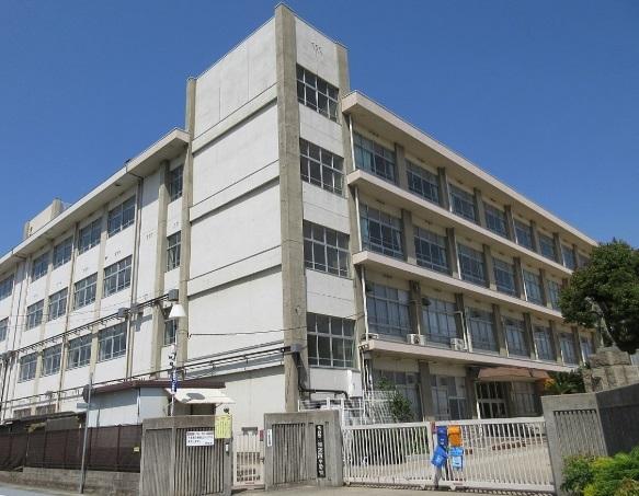 英賀保小学校：208m
