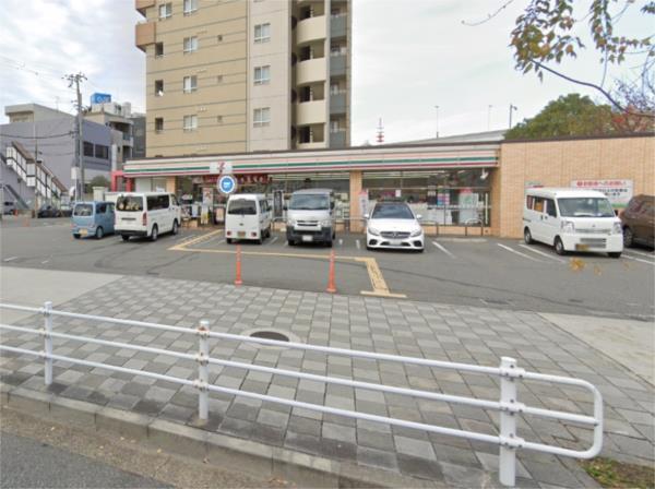 セブン-イレブン 神戸七宮町２丁目店：552m