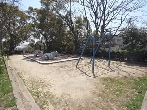 青谷川公園：72m