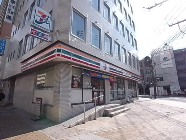 セブンイレブン：129m
