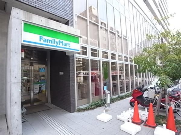 ファミリーマート：282m