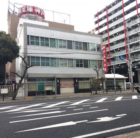 神戸信用金庫兵庫支店：323m