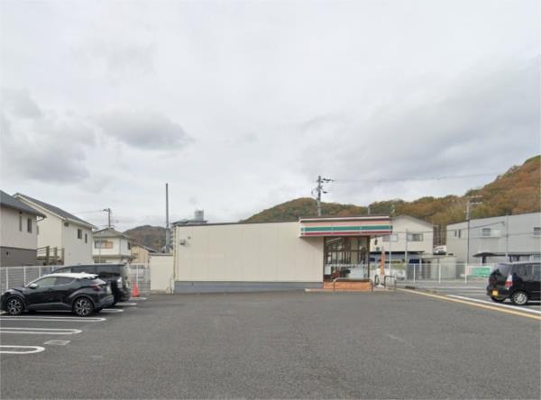 セブンイレブン 姫路青山4丁目店：979m