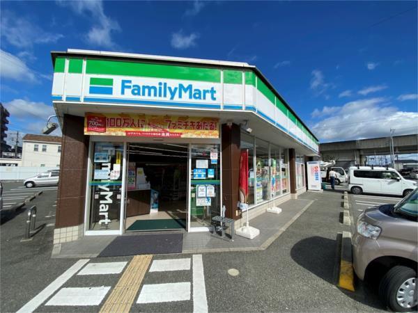 ファミリーマート　梅ヶ枝町店：114m