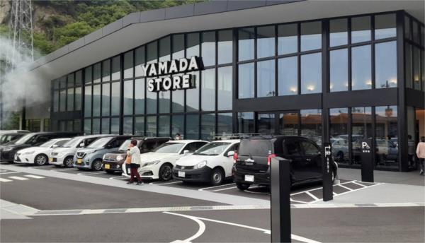 ヤマダストアー 新青山店：1714m