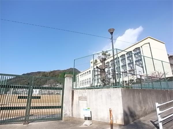 布引中学校：383m