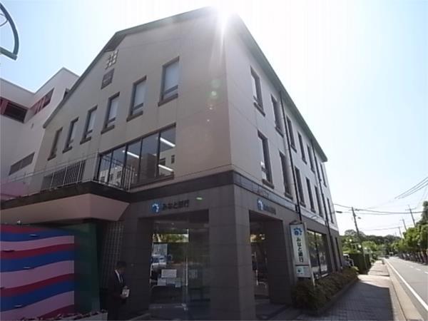 みなと銀行　神戸北町支店：517m