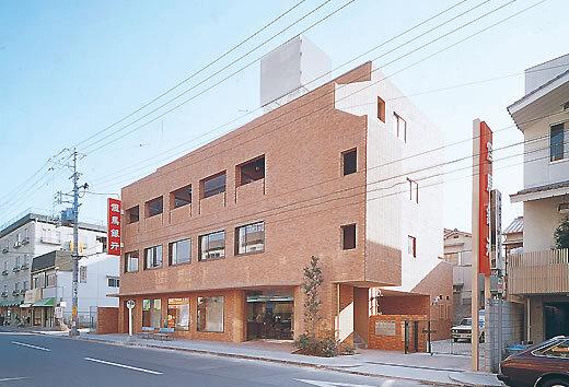 但馬銀行 垂水支店：222m
