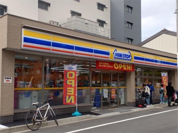 ミニストップ 甲子園六番町店：569m