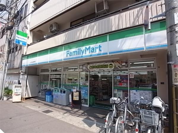 ファミリーマート：378m