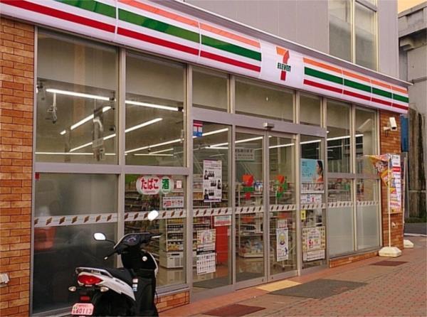 セブンイレブン 阪急王子公園駅前店：196m