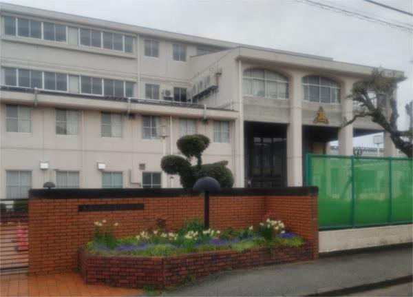 兵庫県立芦屋高校：198m