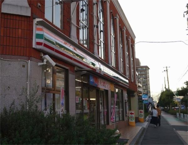 セブンイレブン 西宮東町店：331m