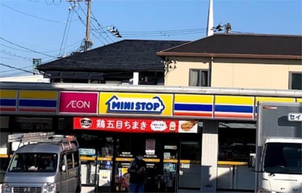 ミニストップ 甲子園口5丁目店：649m