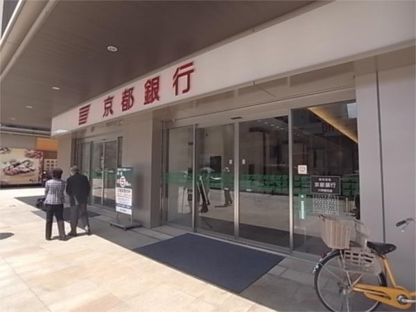 京都銀行：305m